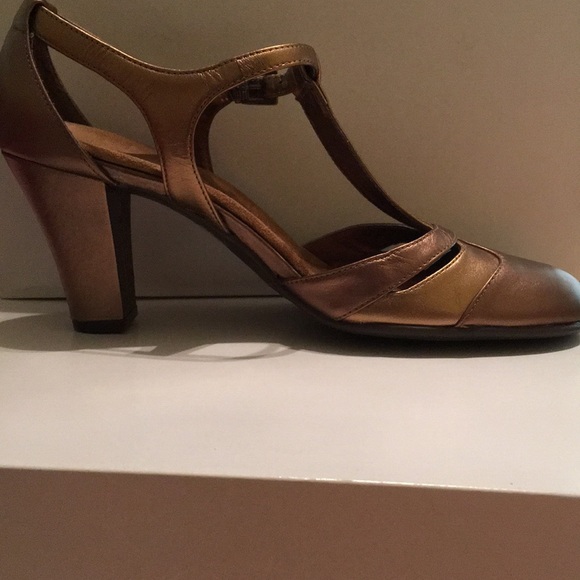 Shoes - Picture 2 of 2